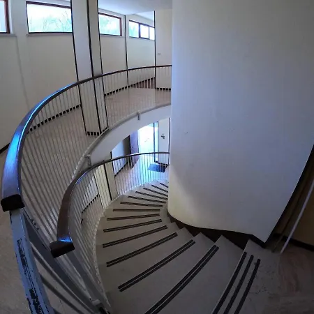 Garda Panoramic House アパート アルビザーノ